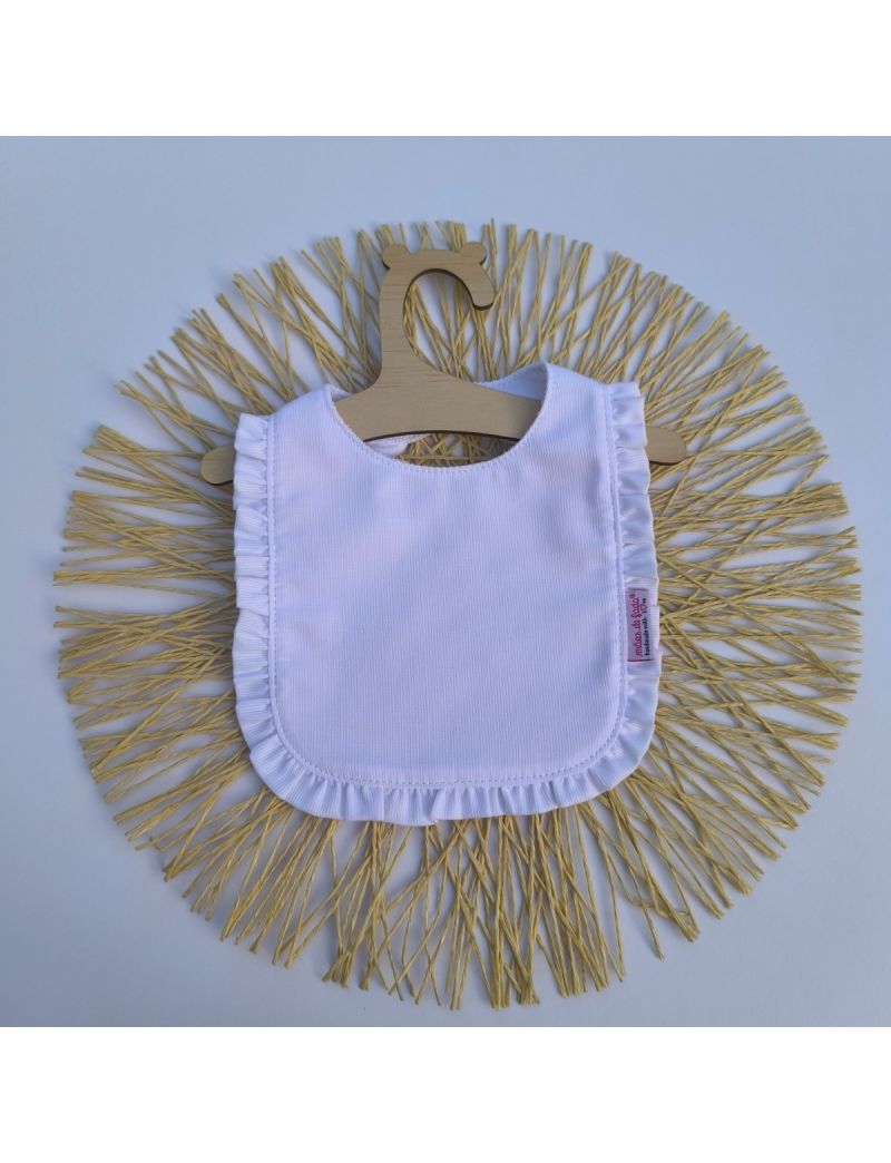 Babete branco com folho branco