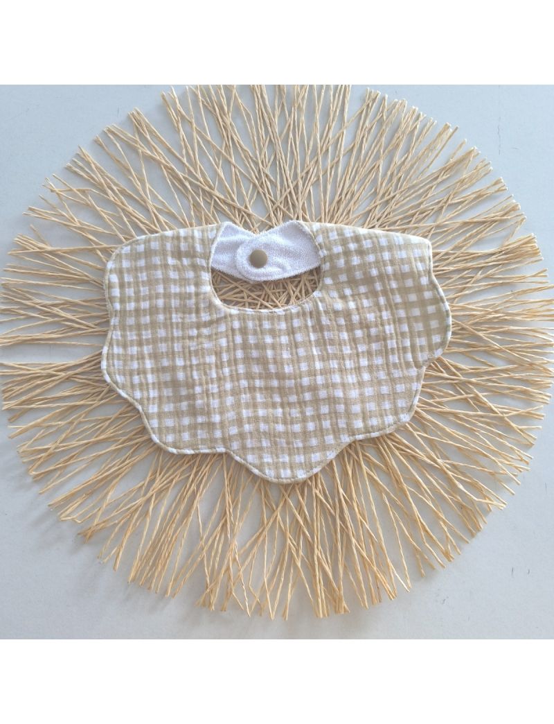 Babete flor em musselina xadrez vicky mostarda e branca