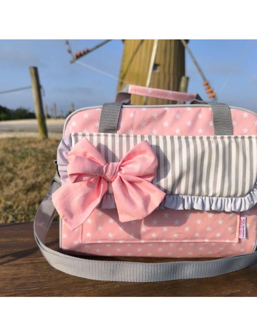 Lancheira rosa com folho e laço