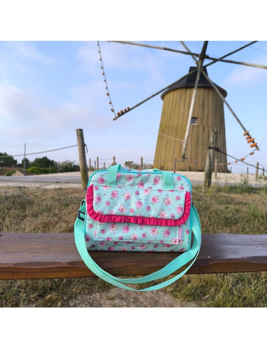 Lancheira verde água com flores 