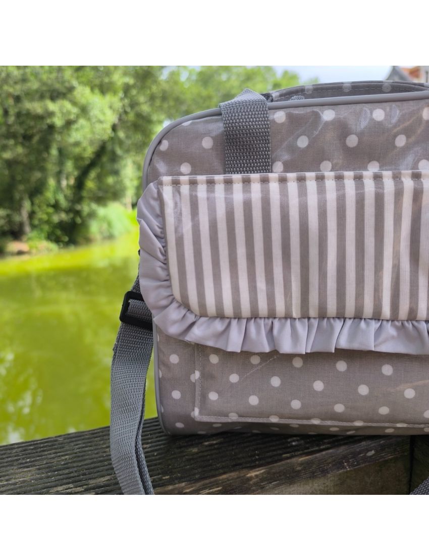 Lancheira com bolas e riscas cinza