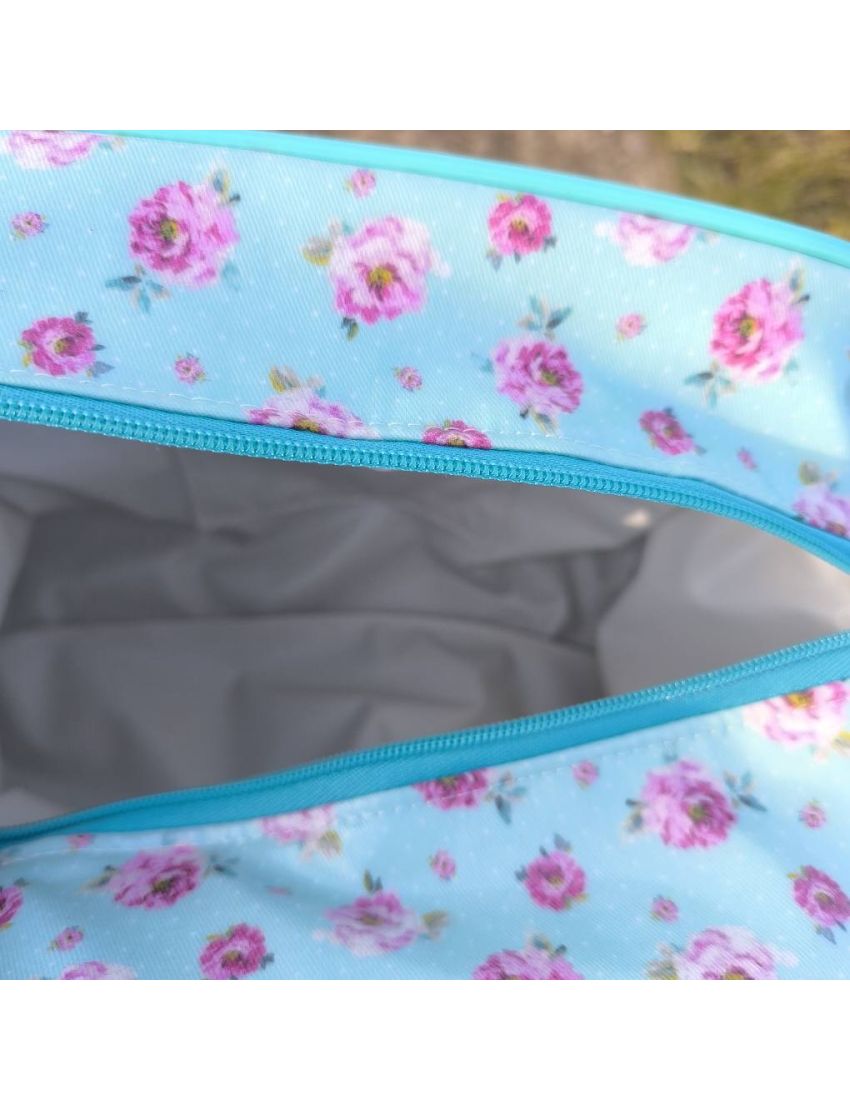 Lancheira verde água com flores 