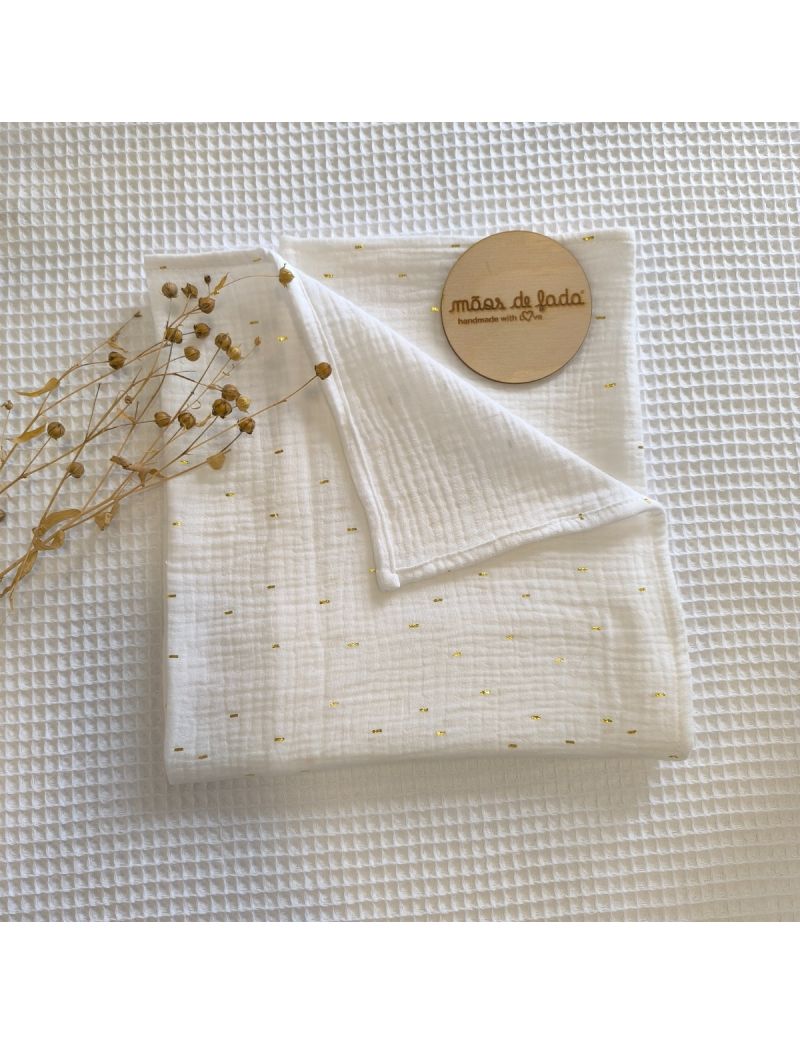 Fralda musselina branca com estampado dourado 