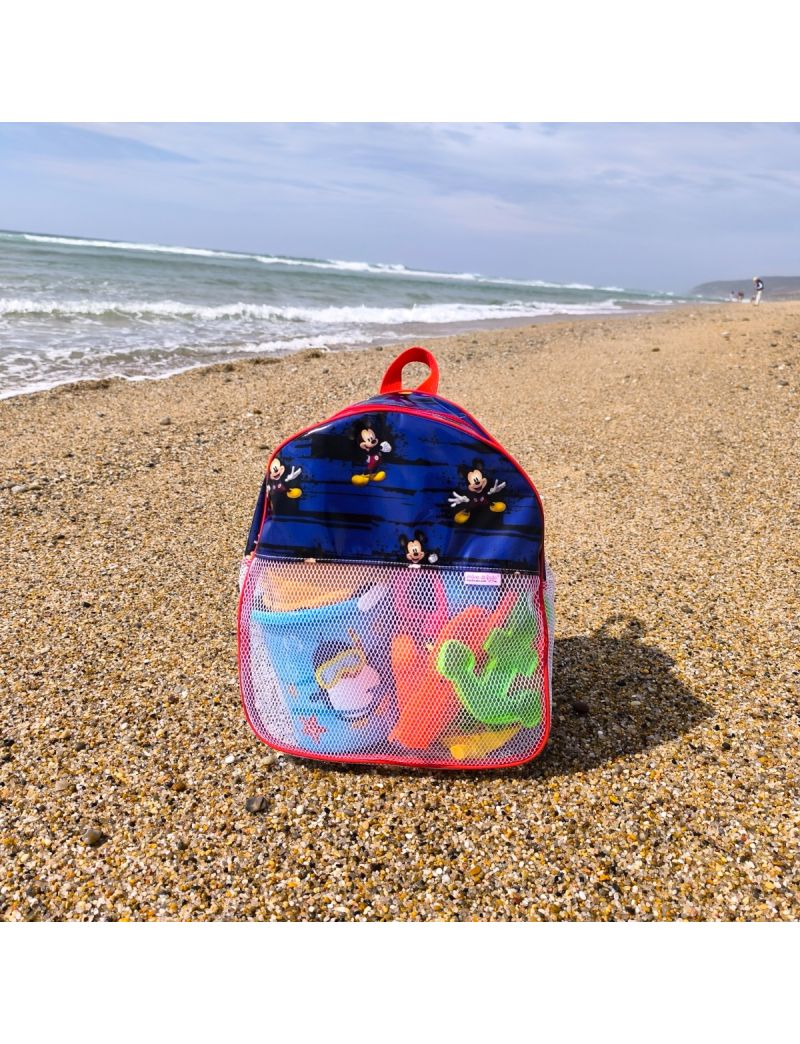 Mochila de praia em azul com o padrão do Mickey. Rede branca e alças em vermelho 